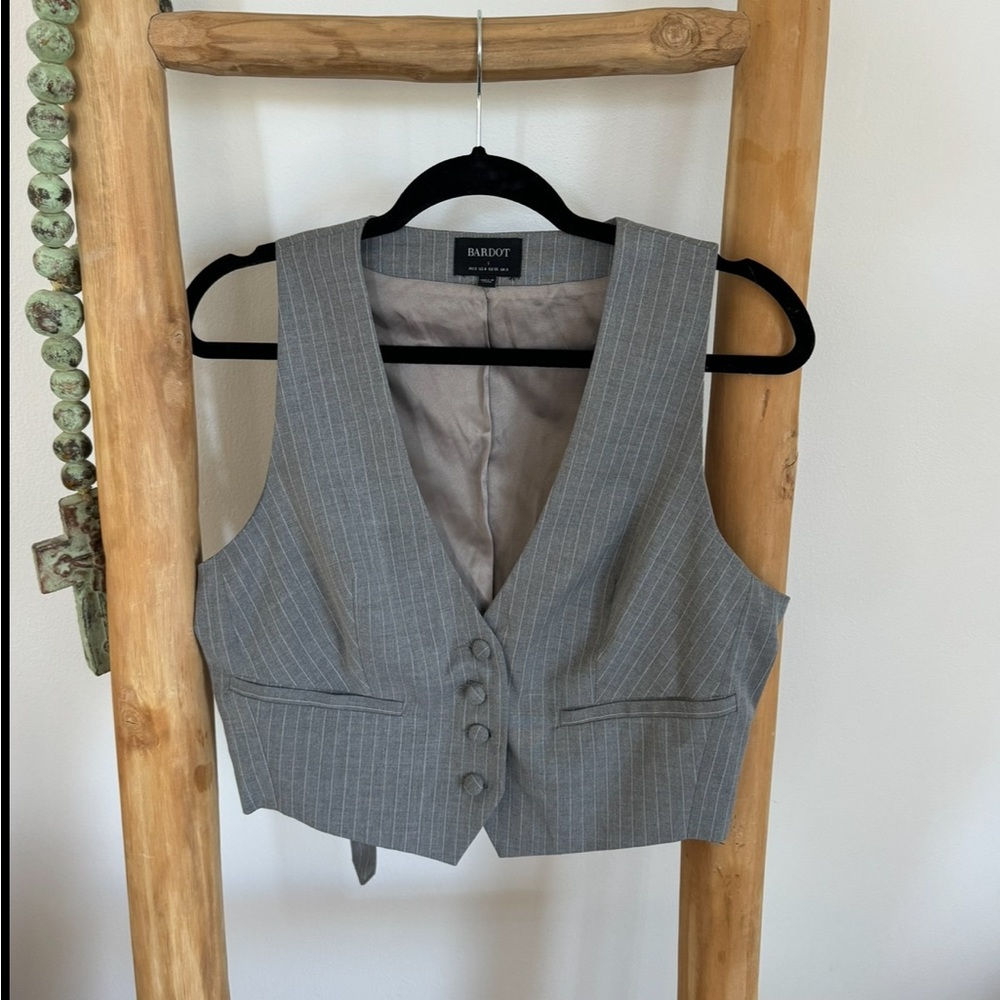 Bardot— Callista Pin Stripe Vest